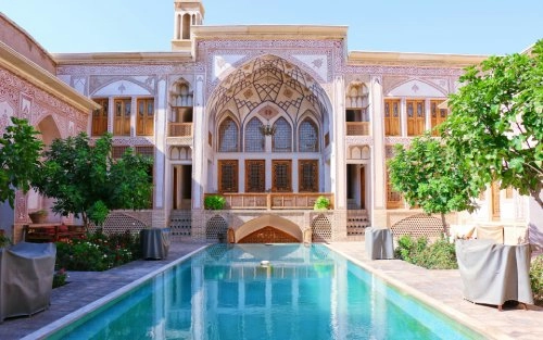 با doghol تاریخ غنی ایران را از کاشان و اصفهان تا هرمزگان کشف کنید.